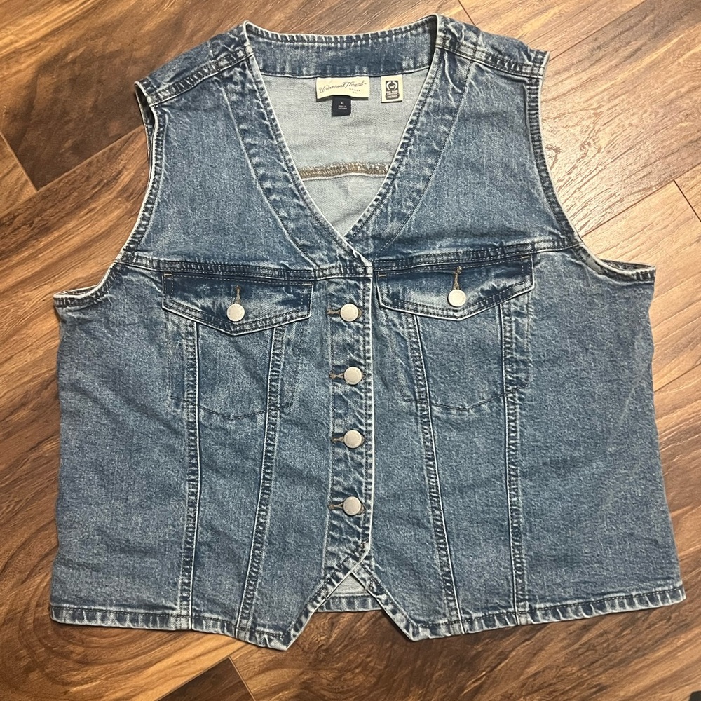 Universal Thread Women’s Denim Vest, Size XL - EUC